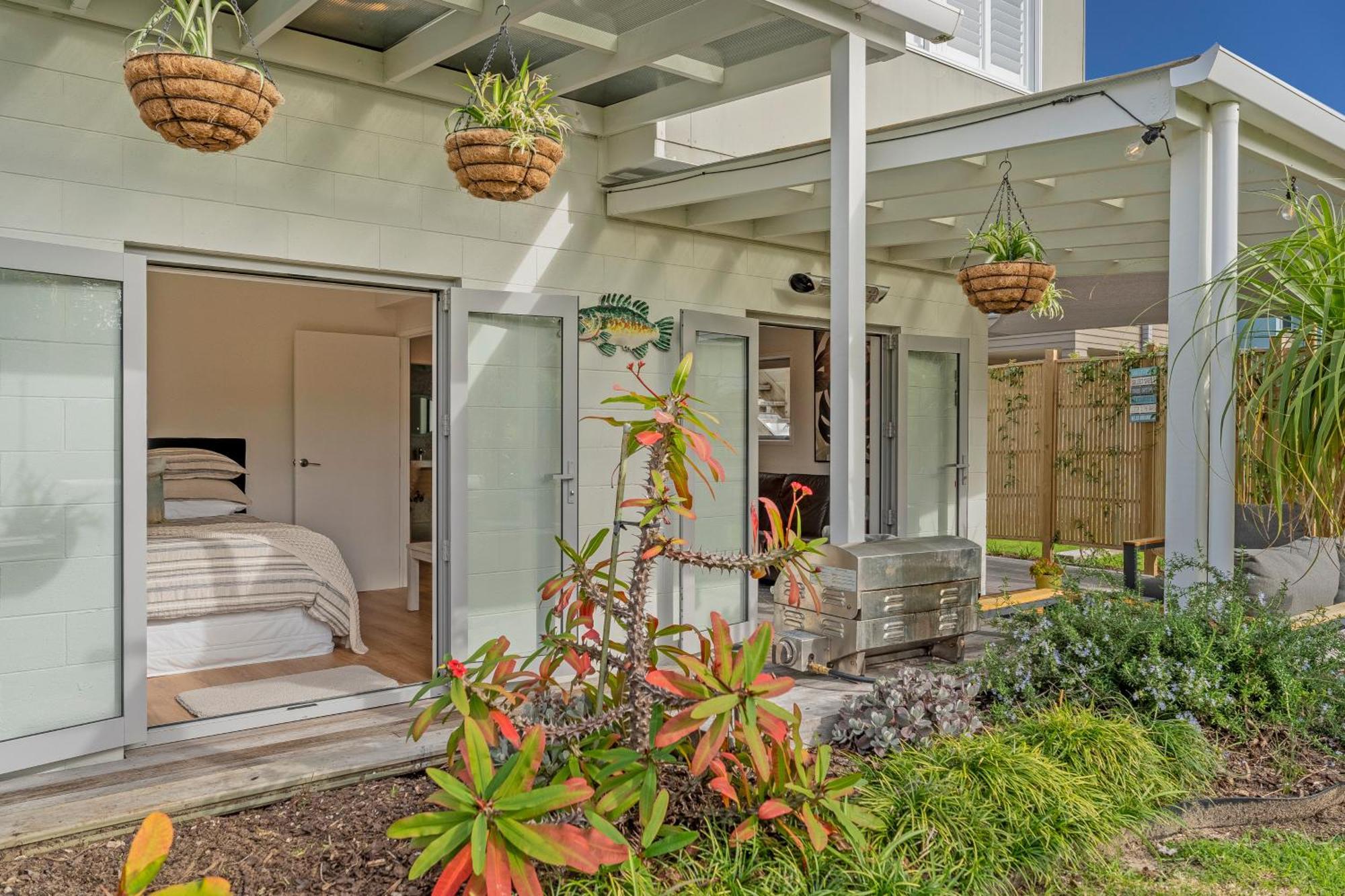 Coast Awhile - Whangamata Holiday Home Εξωτερικό φωτογραφία