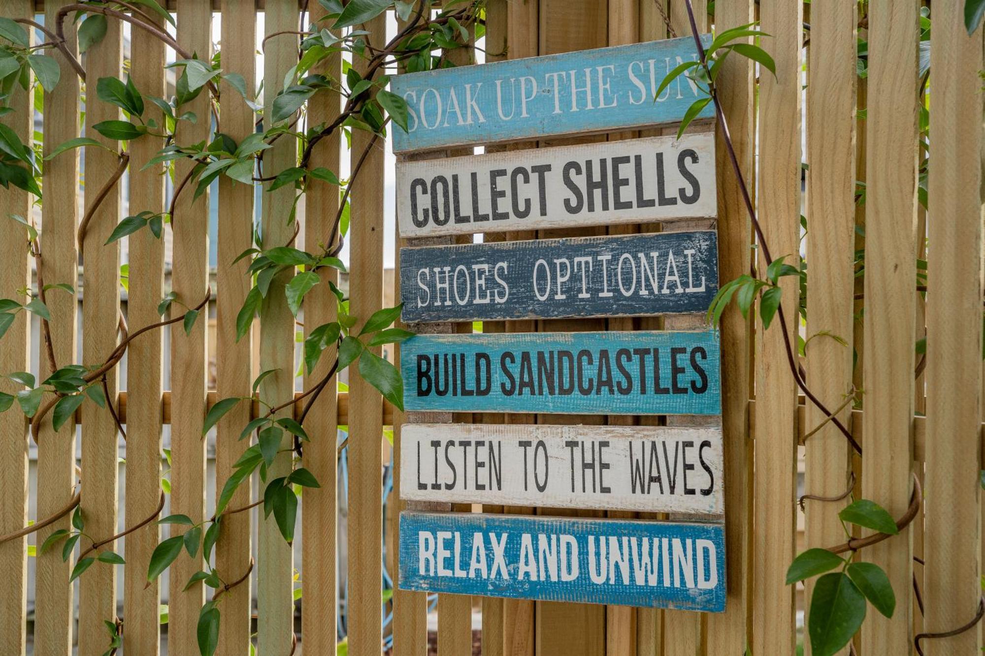 Coast Awhile - Whangamata Holiday Home Εξωτερικό φωτογραφία